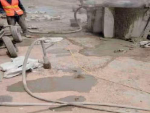 雷鸣镇水泥混凝土路面板底注浆技术 路面脱空注浆整治方案